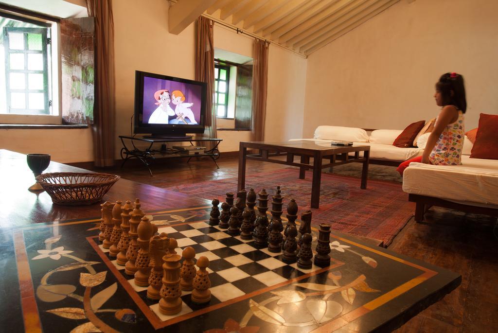 बहुत बड़ा घर House